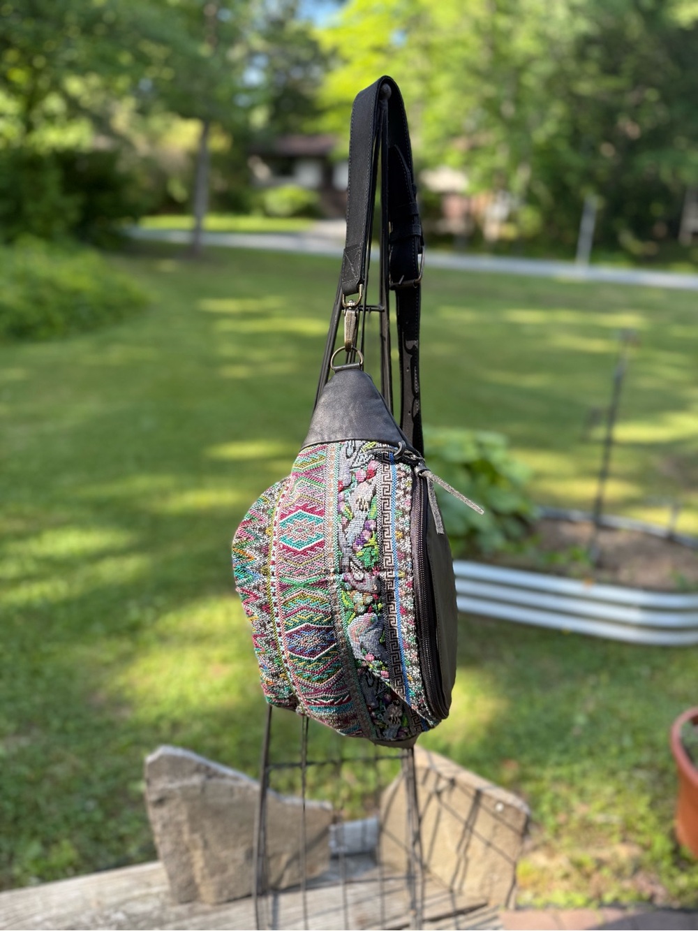 Nena & Co.  Sling Crossbody Bag Leather Colorful Bird Floral Geometric